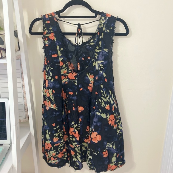 Urban outfitters ecote floral shift dress size Small - Picture 2 of 3